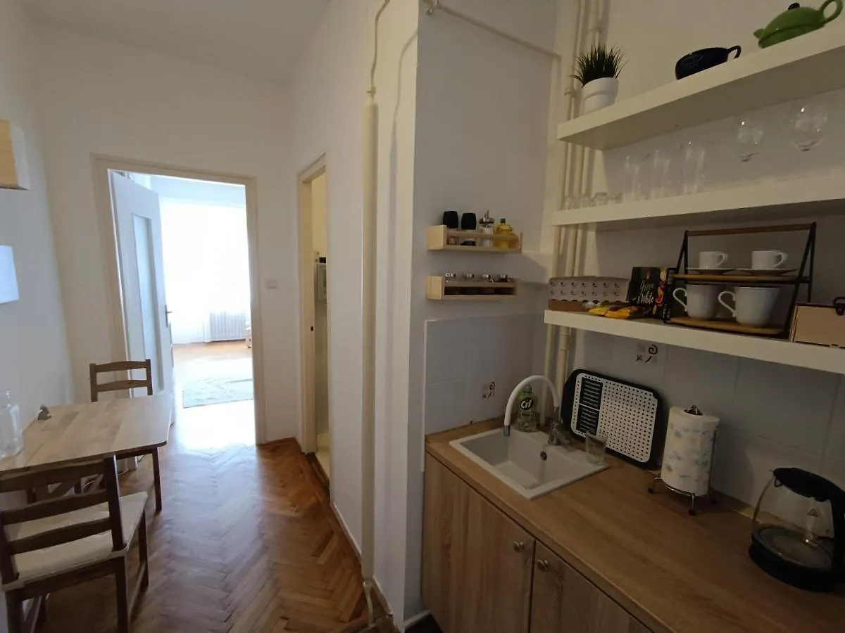 Appartamento Baratsagos, Csendes, Napfenyes Lakas. Budapest